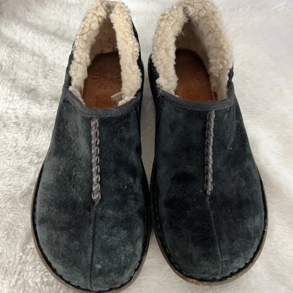 Womens UGG Moccasins/Clog new - Picture 5 of 6